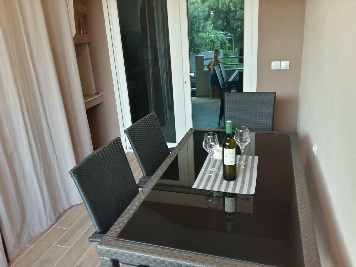 Apartment Vila Nina Петркане Екстериор снимка