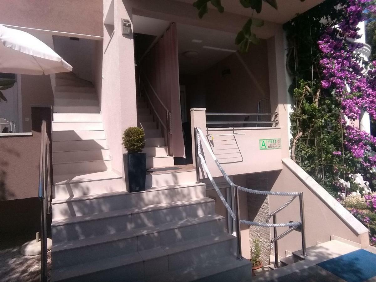 Apartment Vila Nina Петркане Екстериор снимка